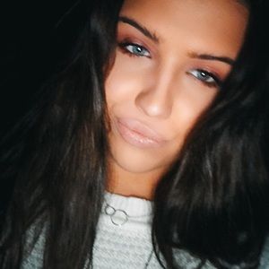 Meet your Posher, Chloe